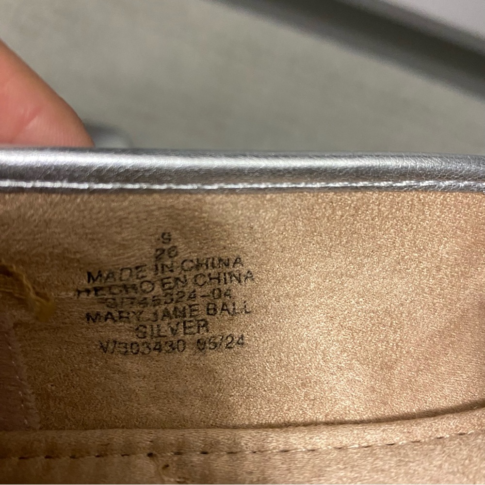 Old Navy Mary Jane Square-Toe Ballet Flats Silver Sz 9 - Picture 5 of 5
